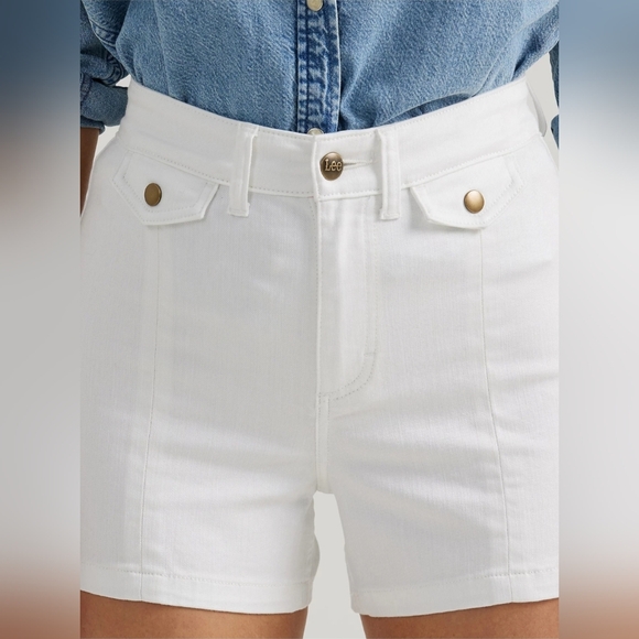 Lee Women's Legendary Seamed Shorts, Bright White, Size 14, NWT - Picture 5 of 15